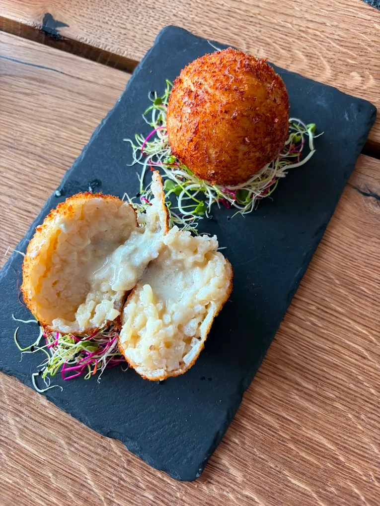 Arancini coupé, cœur fondant au gorgonzola